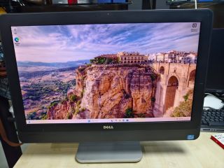 Další kusy skladem: Počítač vše v jednom Dell Optiplex 9010 integrovaný do monitoru. Šetří místo na stole. Vhodné do...