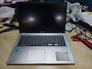 Prodám repasovaný notebook ASUS A510. Notebook má novou baterii. Vhodný na školu, multimedia. PARAMETRY: * 15.6" full hd...